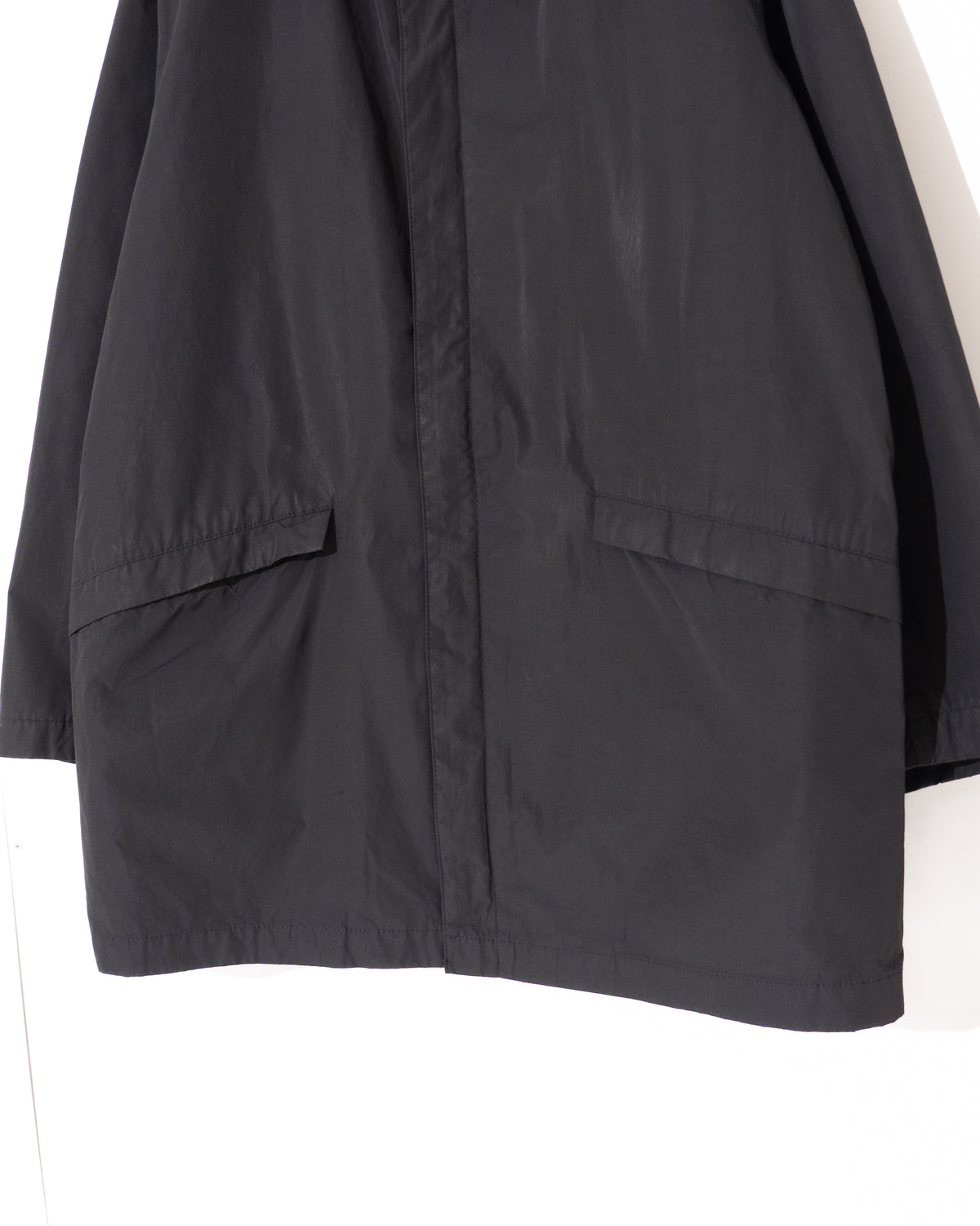 "HUGO BOSS" nylon half coat