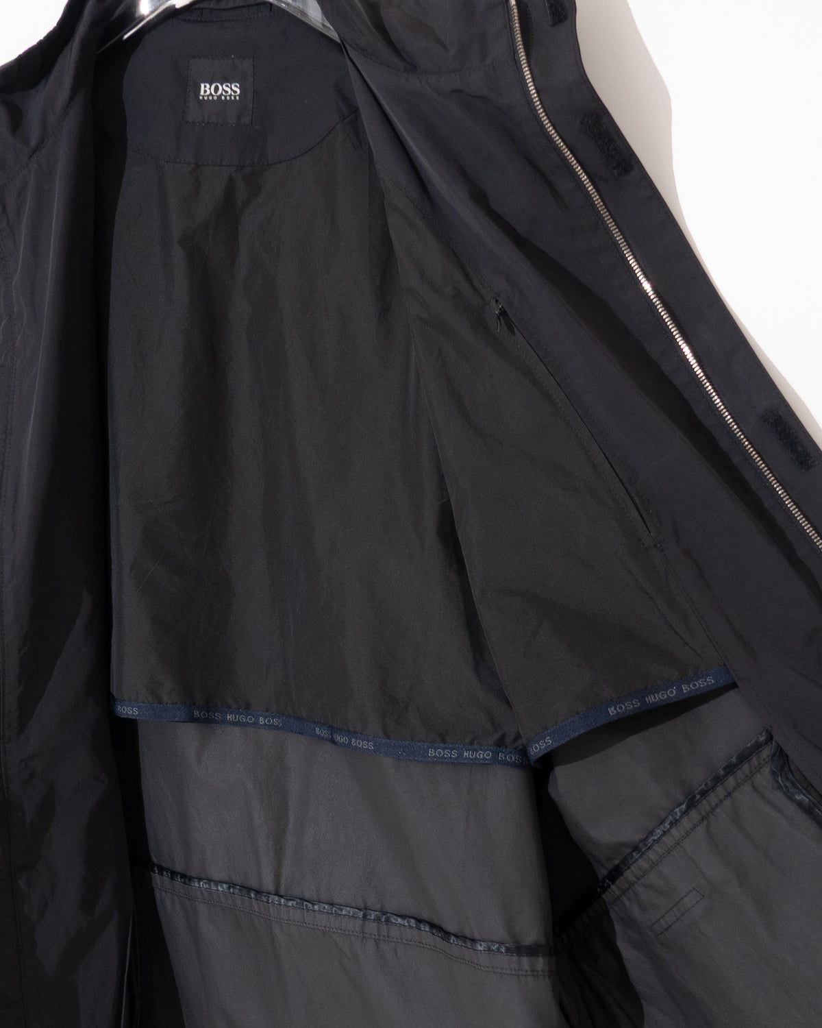 "HUGO BOSS" nylon half coat