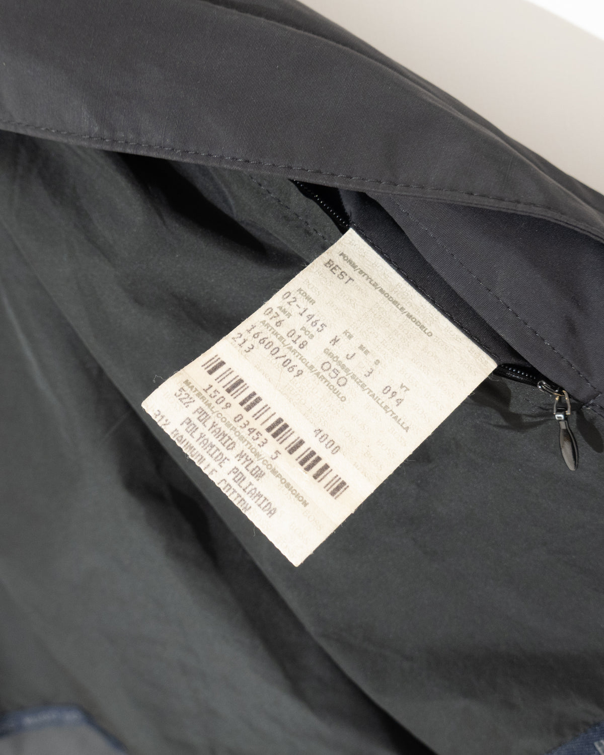 "HUGO BOSS" nylon half coat