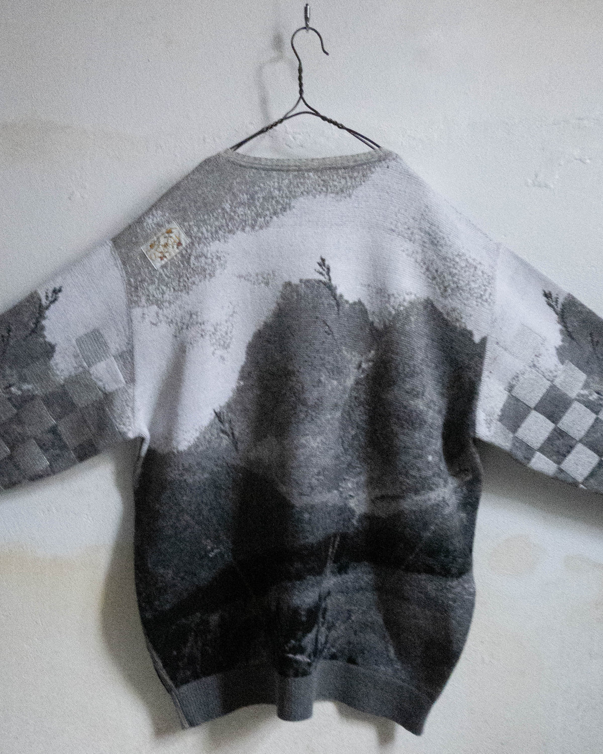 "OXBOW/BLESS" Black & White SKOLPEN knit sweater