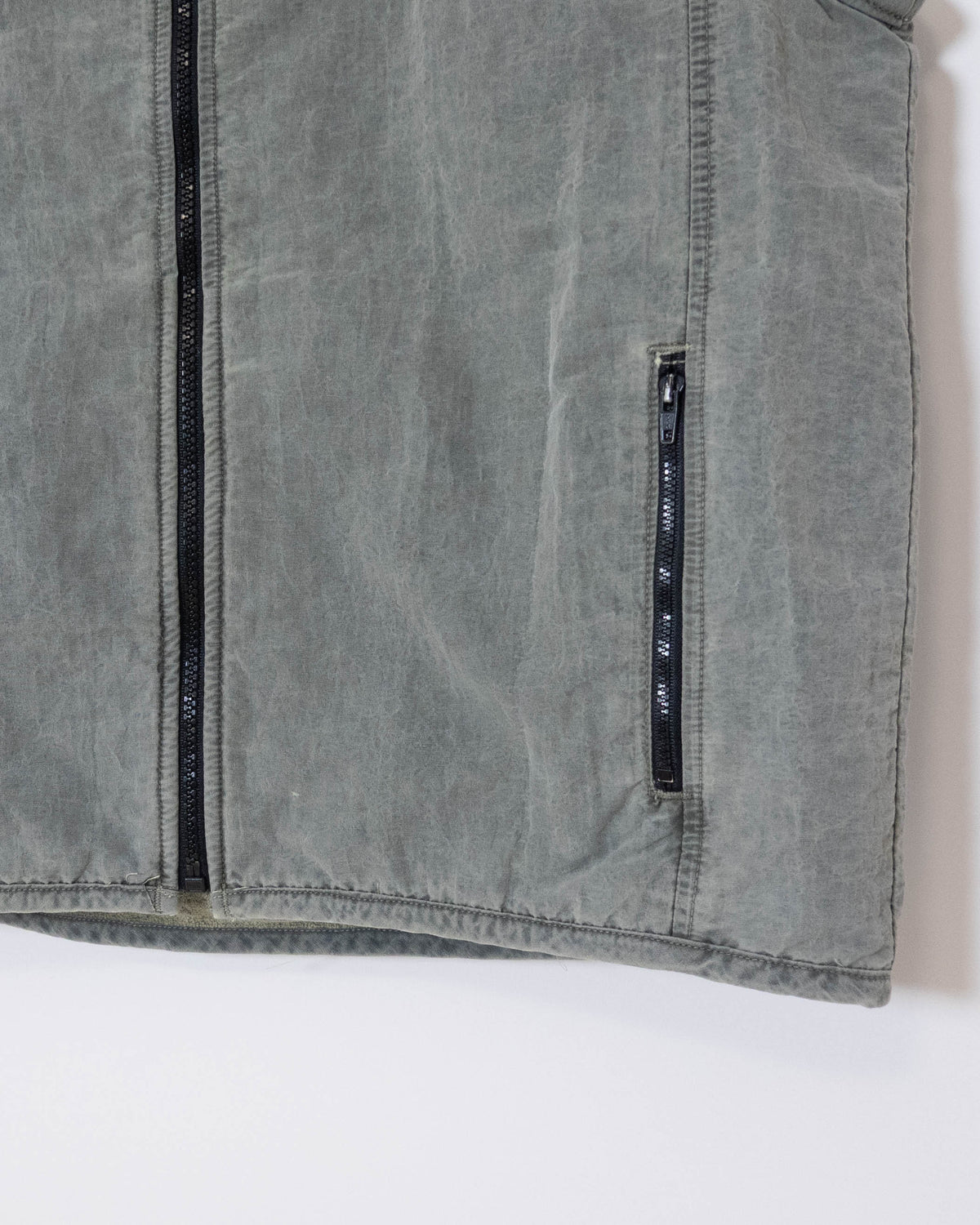 Gramicci good fade nylon vest with fleece