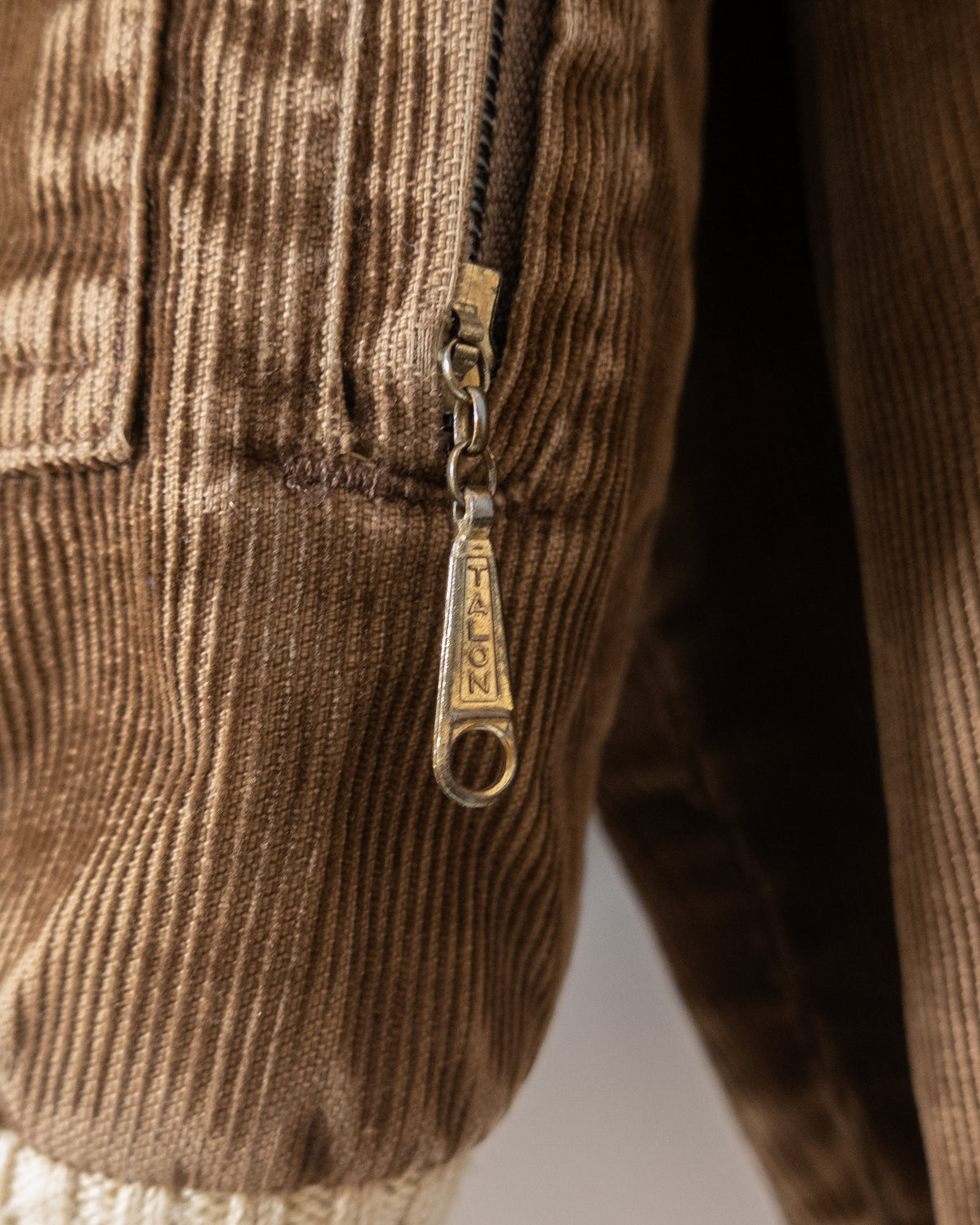 Vintage "Levi's" faux shearling collar corduroy jacket